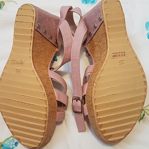 Wedges - Picture 2 of 2